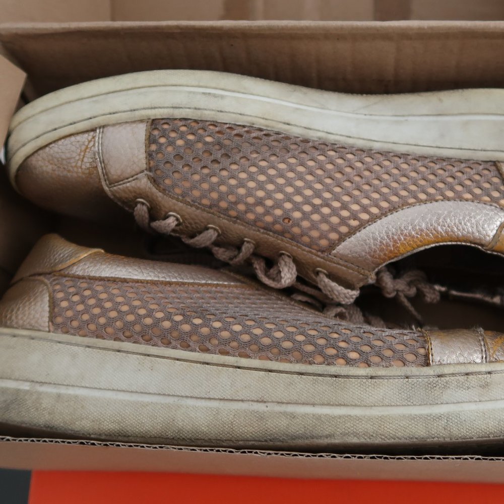 STEVE MADDEN Laced Sneakers